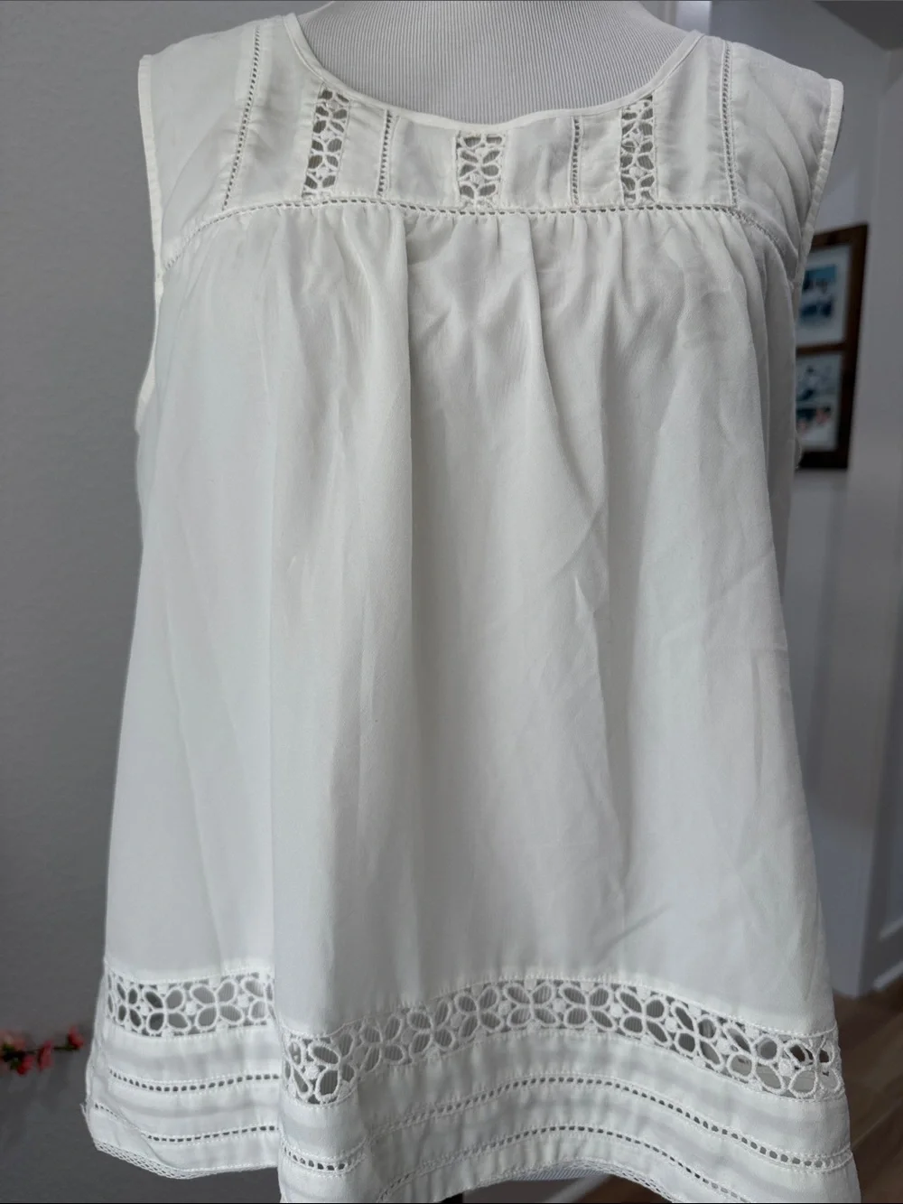 Gianni Bini White/ivory Sleeveless Crochet-Trim Camisole